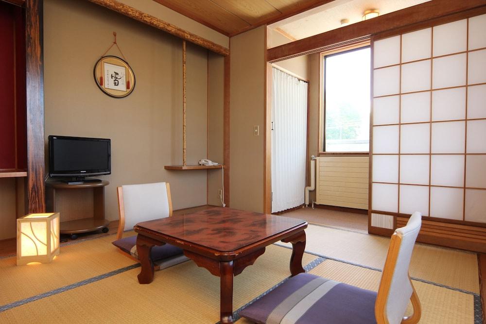 Hakuba Hotel Ougiya Buitenkant foto